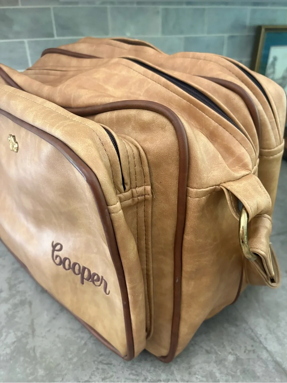 Vintage 1970s Flying Time brown carry-on shoulder bag